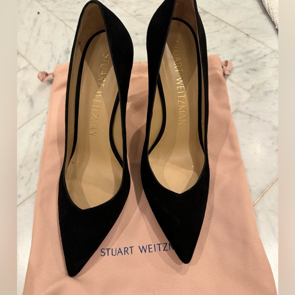 Stuart Weitzman size 40 suede black pumps
